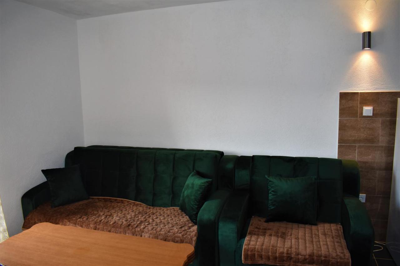 Apartmani Mitrovic 자블야크 외부 사진
