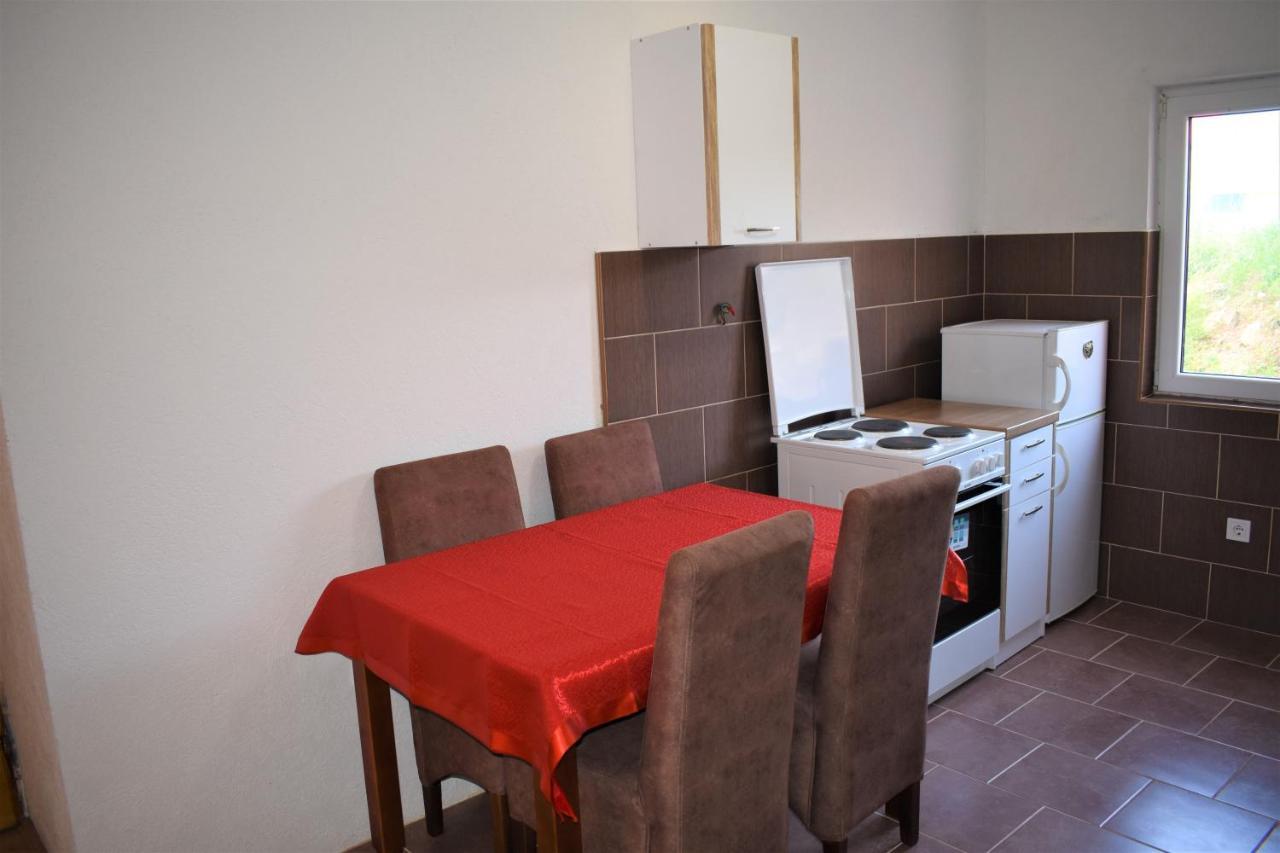 Apartmani Mitrovic 자블야크 외부 사진