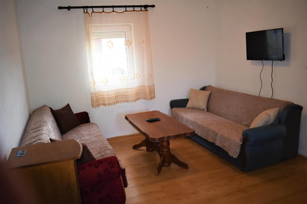 Apartmani Mitrovic 자블야크 외부 사진